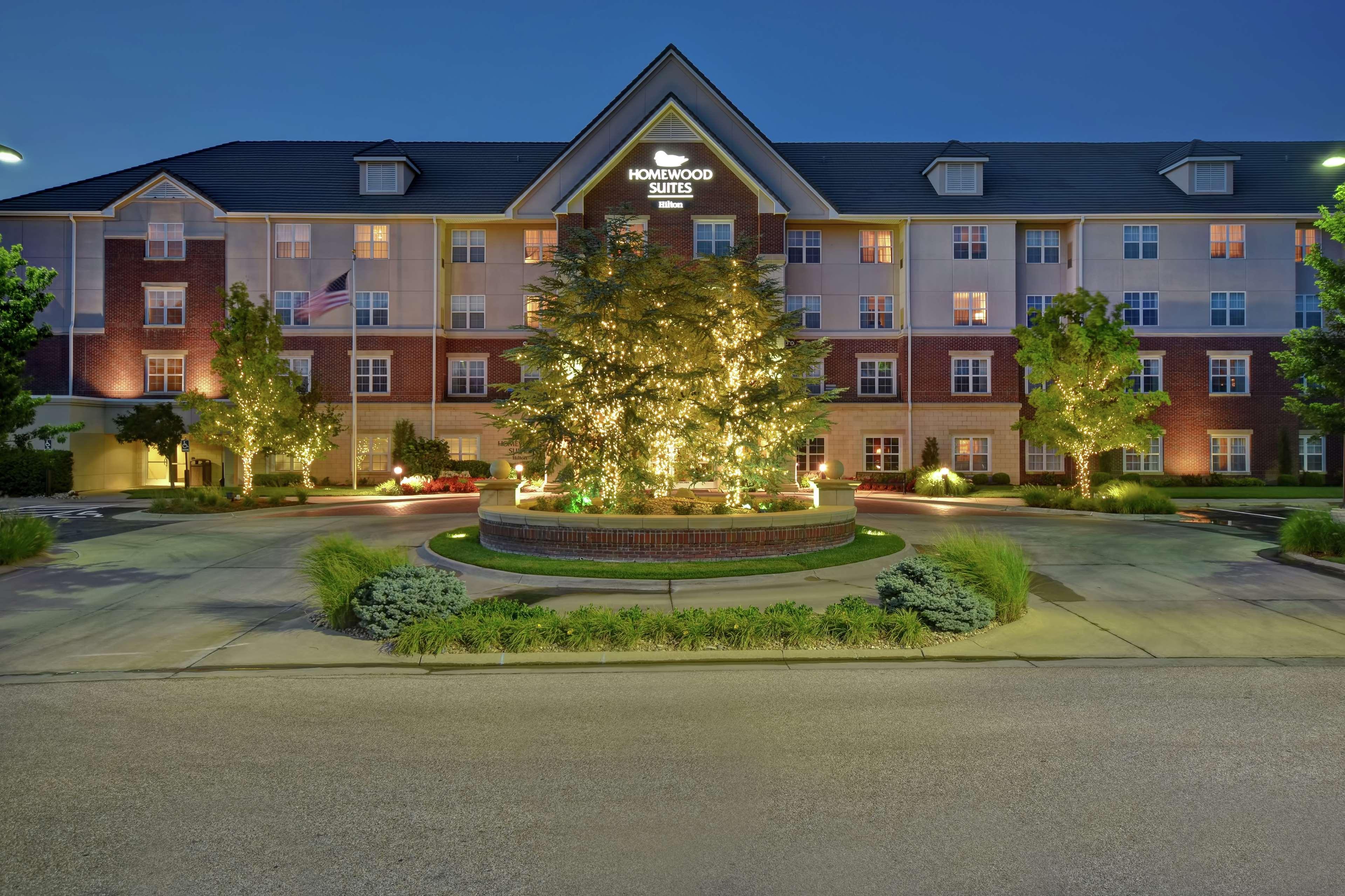 Homewood Suites By Hilton At The Waterfront Уичита Екстериор снимка