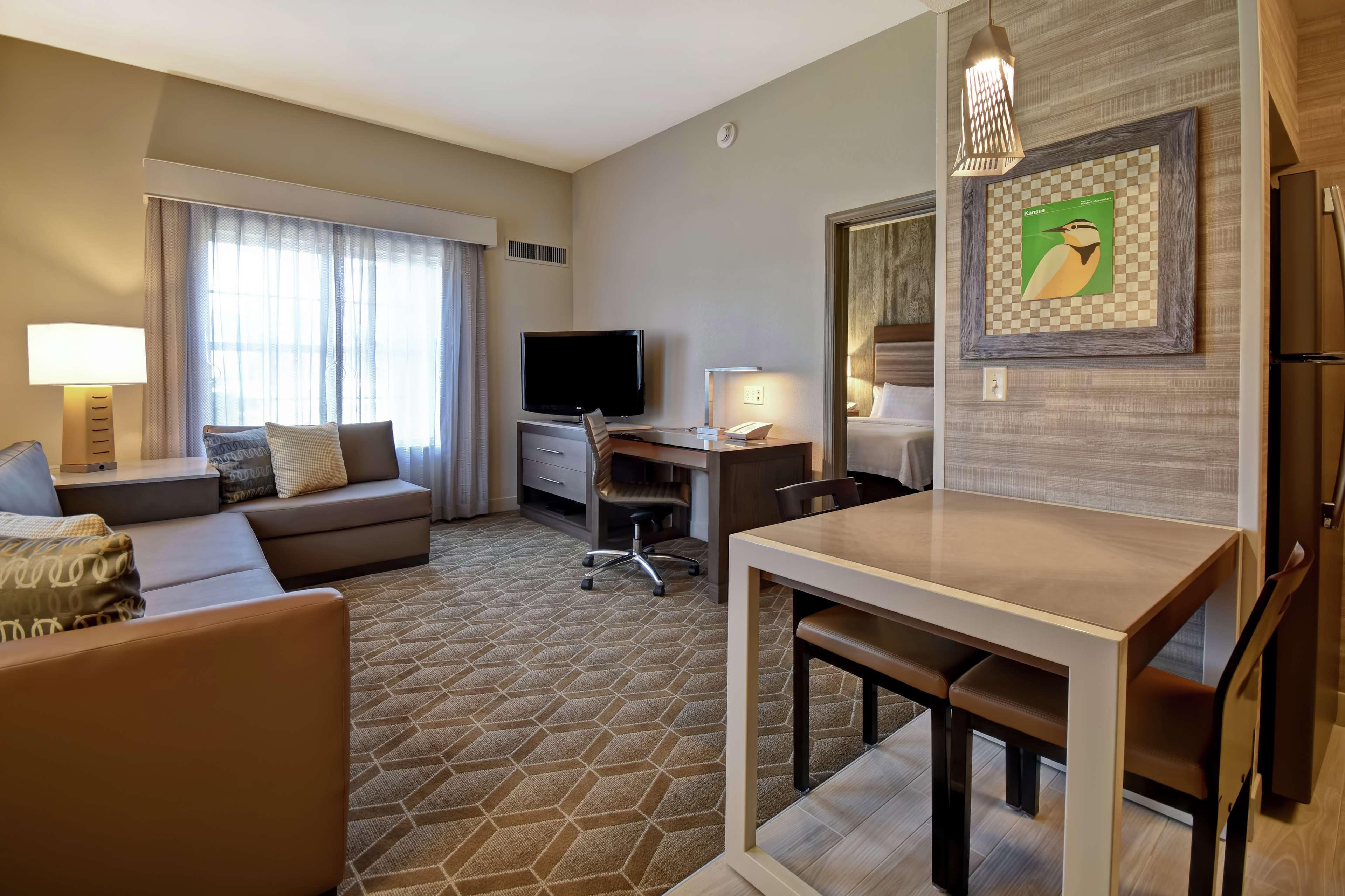 Homewood Suites By Hilton At The Waterfront Уичита Екстериор снимка