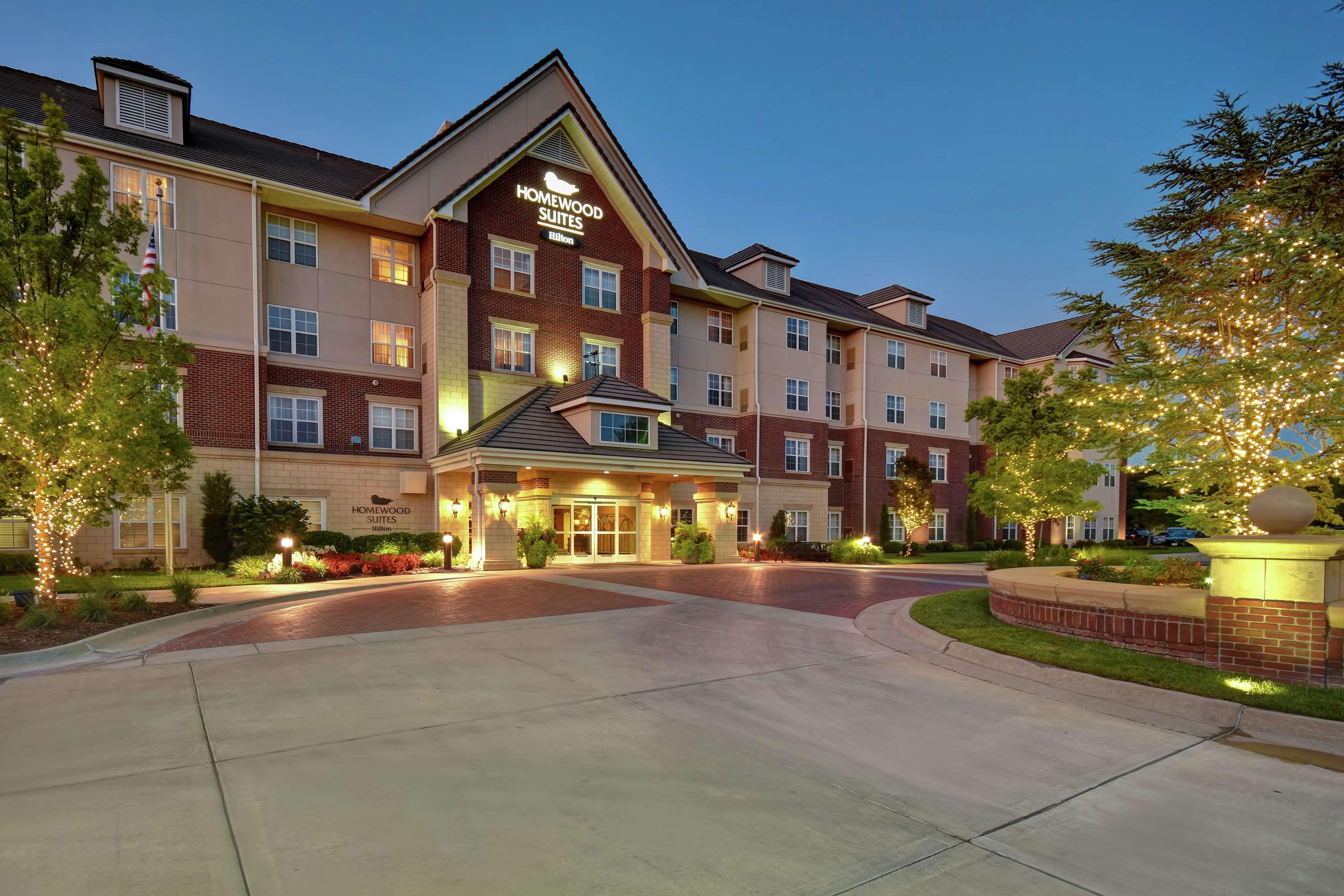 Homewood Suites By Hilton At The Waterfront Уичита Екстериор снимка