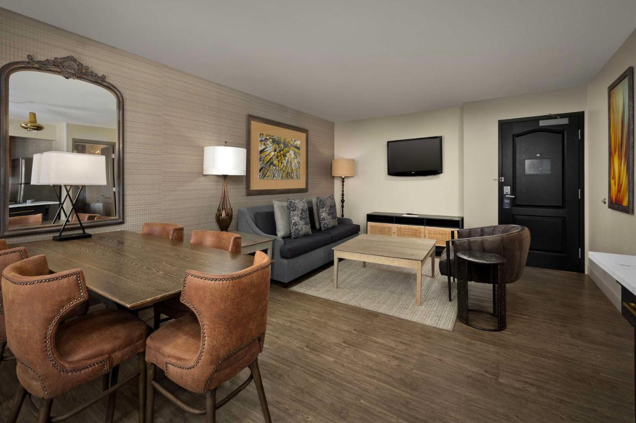 Homewood Suites By Hilton At The Waterfront Уичита Екстериор снимка