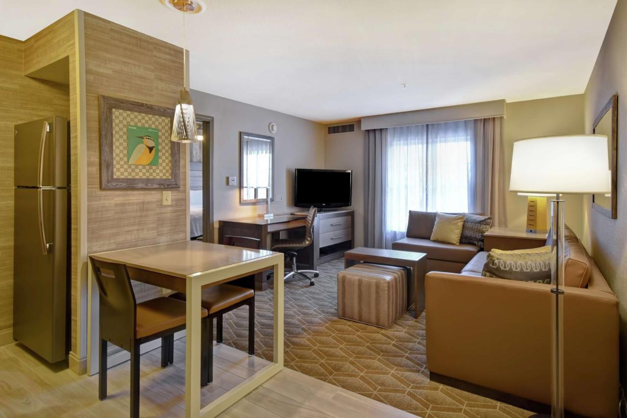 Homewood Suites By Hilton At The Waterfront Уичита Екстериор снимка