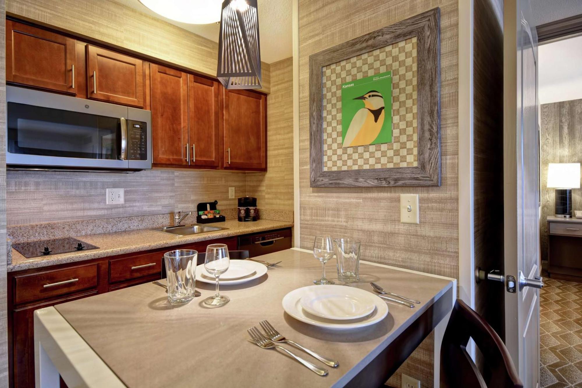 Homewood Suites By Hilton At The Waterfront Уичита Екстериор снимка