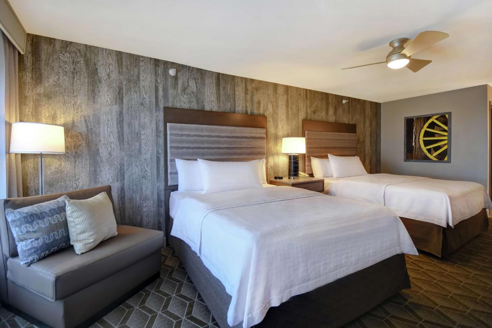 Homewood Suites By Hilton At The Waterfront Уичита Екстериор снимка