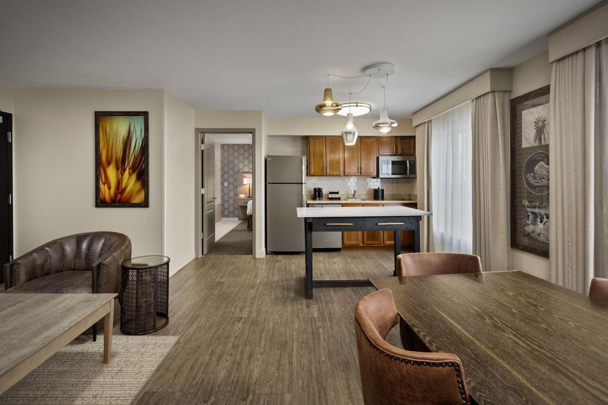 Homewood Suites By Hilton At The Waterfront Уичита Екстериор снимка