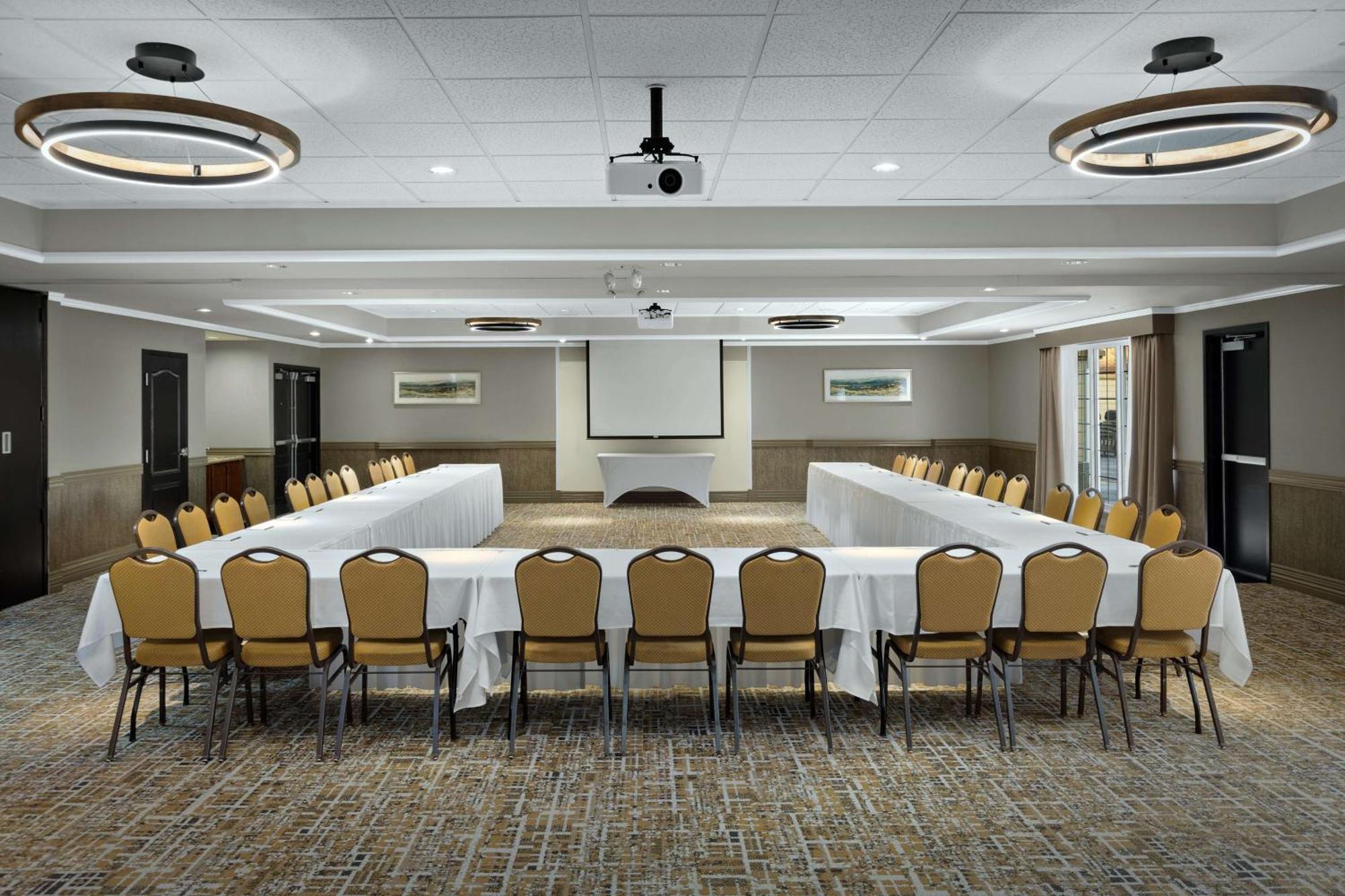 Homewood Suites By Hilton At The Waterfront Уичита Екстериор снимка