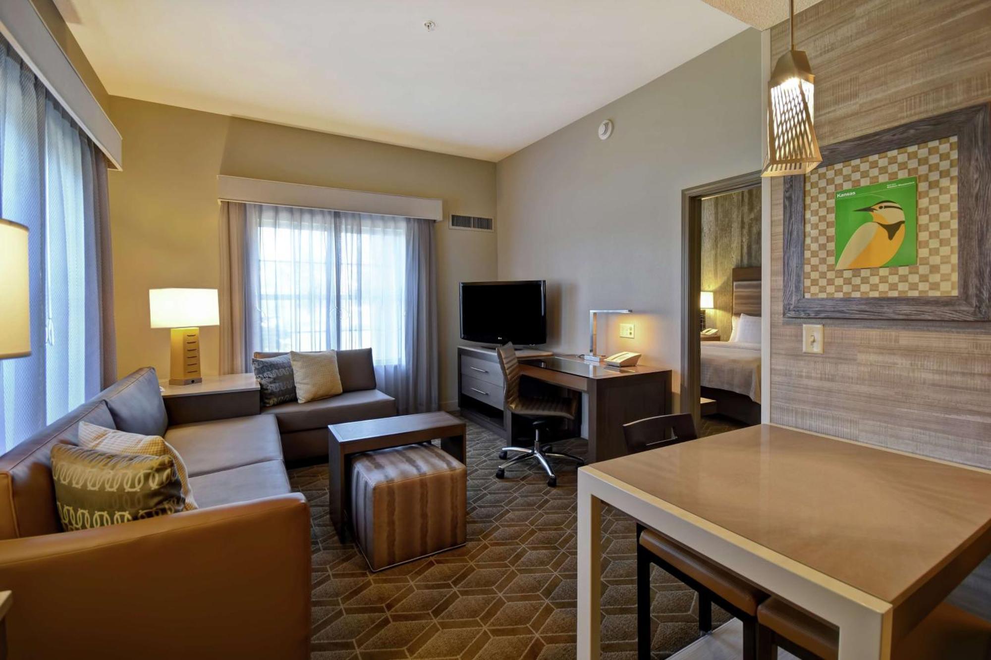 Homewood Suites By Hilton At The Waterfront Уичита Екстериор снимка