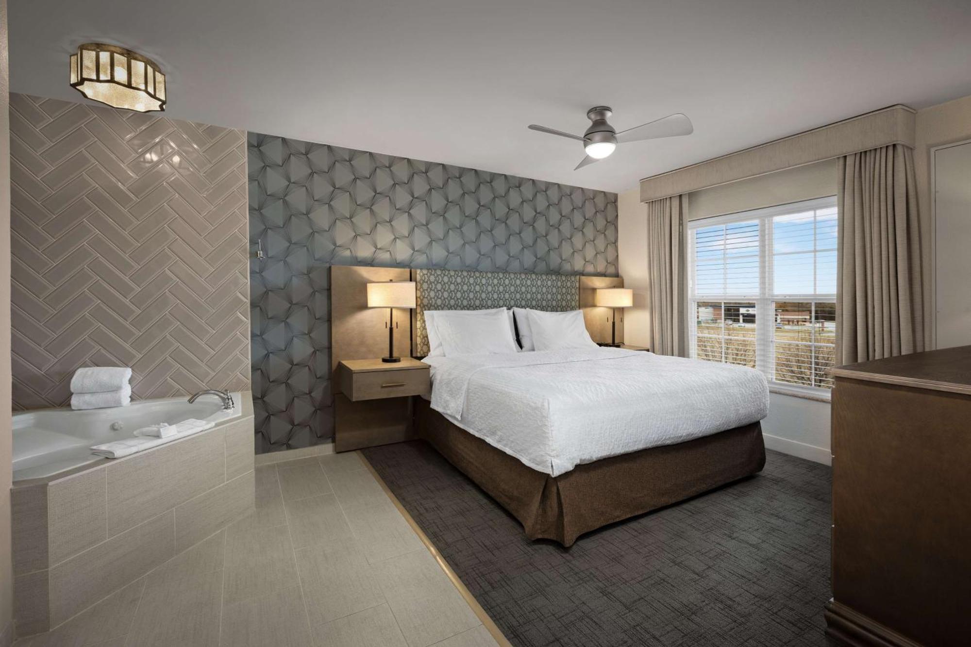 Homewood Suites By Hilton At The Waterfront Уичита Екстериор снимка