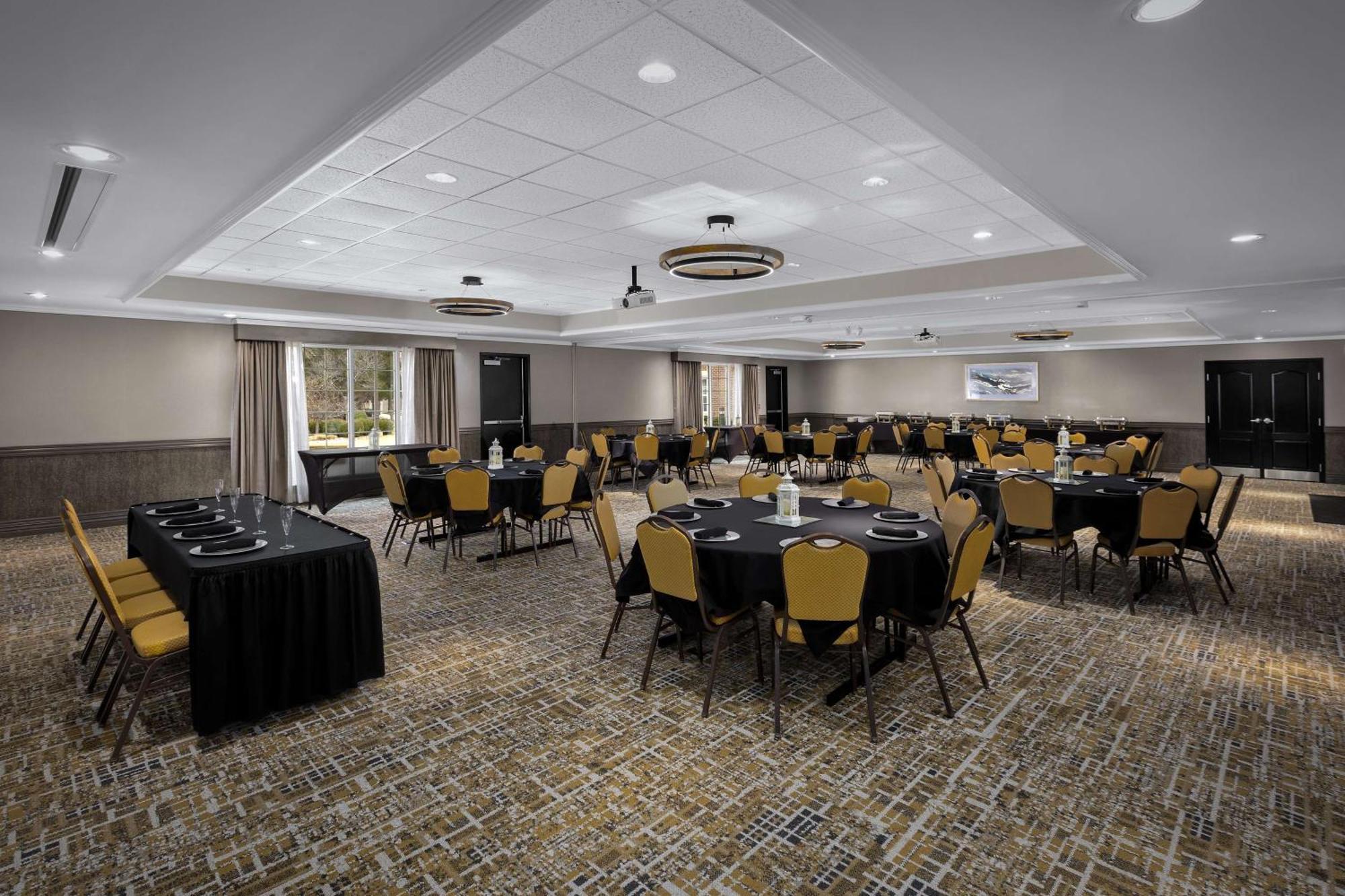 Homewood Suites By Hilton At The Waterfront Уичита Екстериор снимка