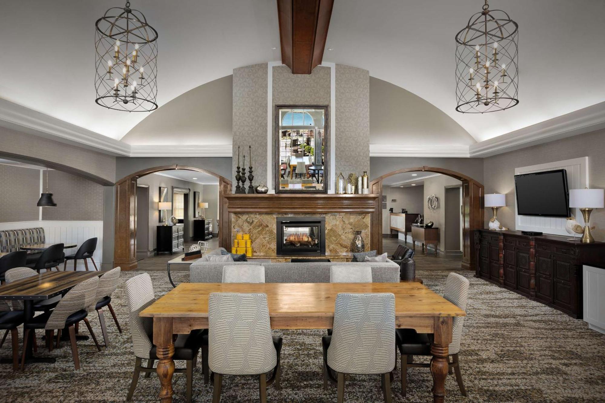 Homewood Suites By Hilton At The Waterfront Уичита Екстериор снимка