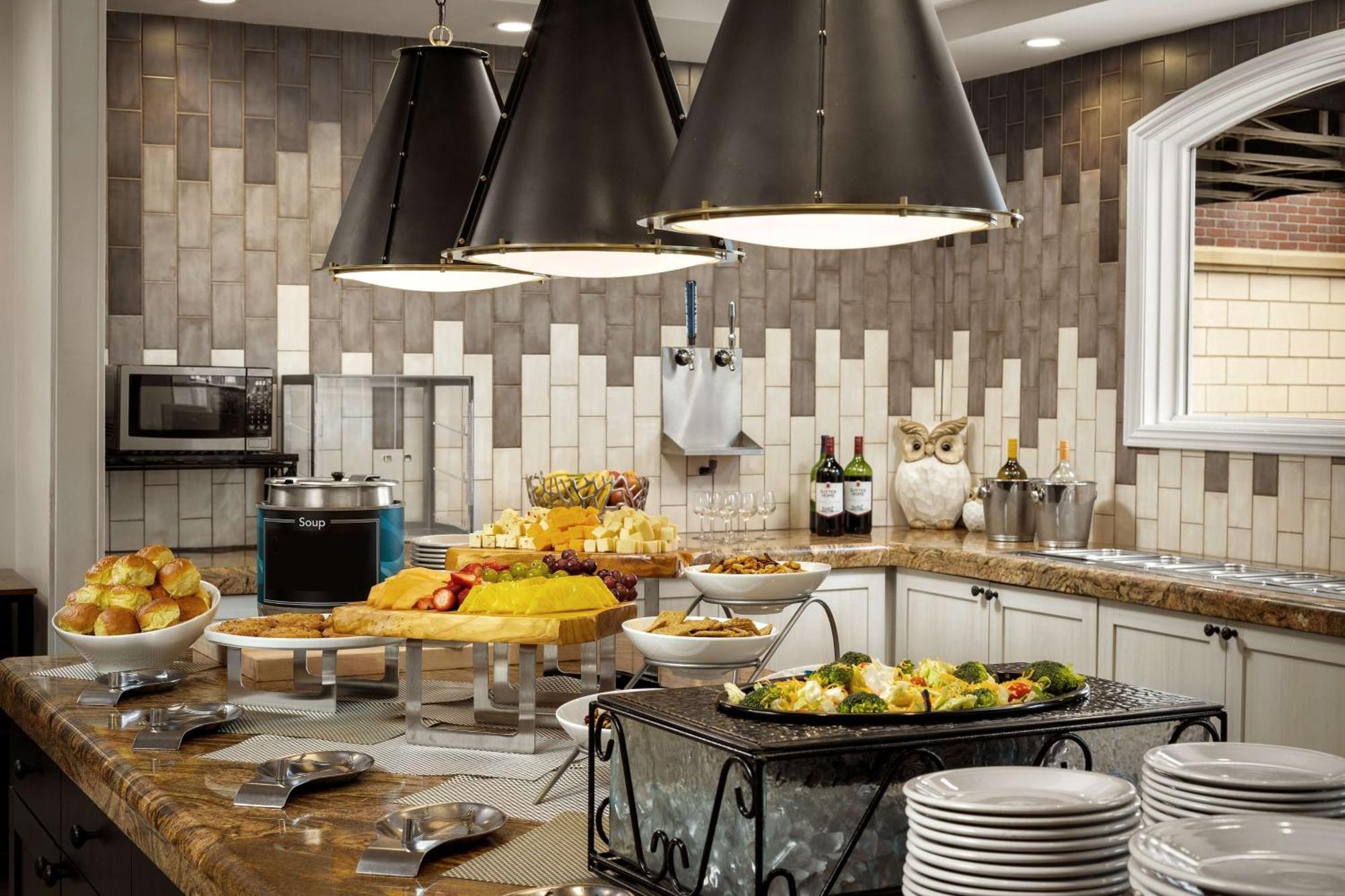 Homewood Suites By Hilton At The Waterfront Уичита Екстериор снимка